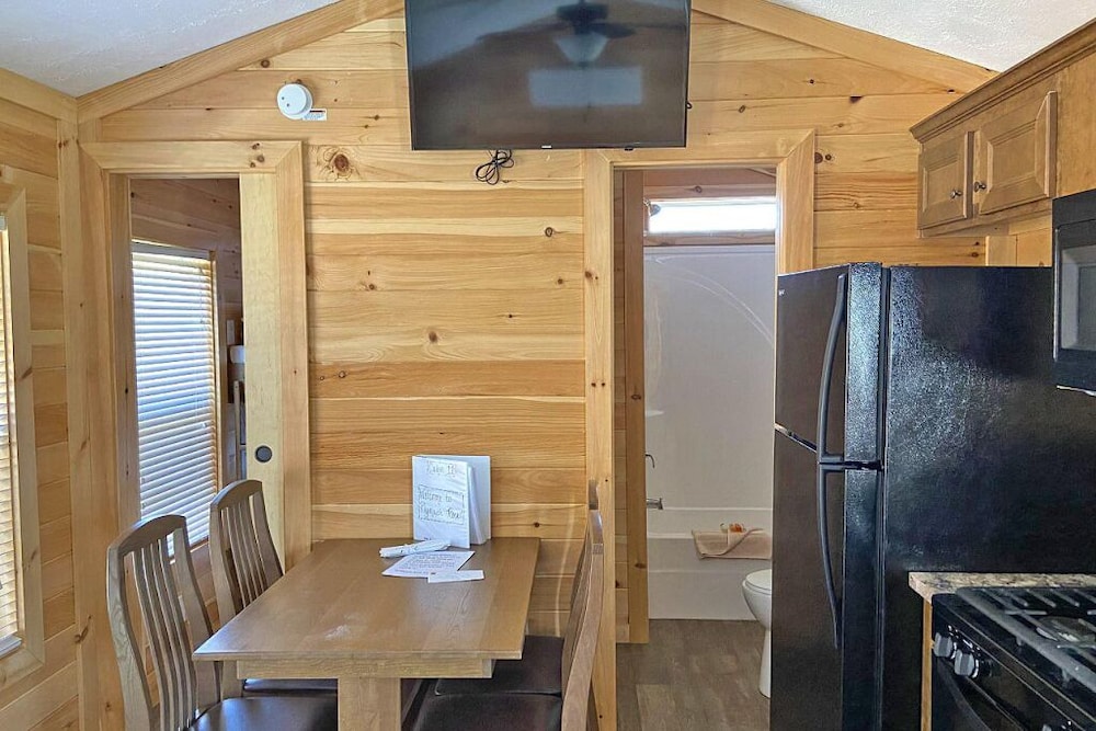 Plymouth Rock Camping Resort Basic Cabin - photo 16