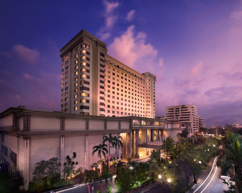 Le Grandeur Mangga Dua Jakarta — 4-Star Luxury Hotel in Jakarta, Indonesia