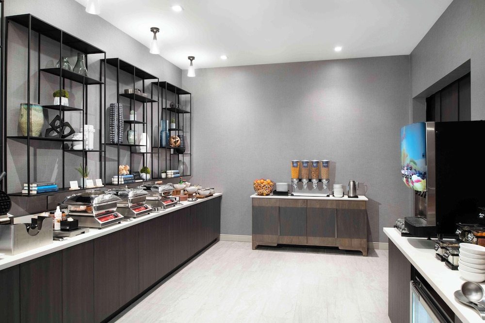 Homewood Suites by Hilton Boston Logan Airport Chelsea - photo 34