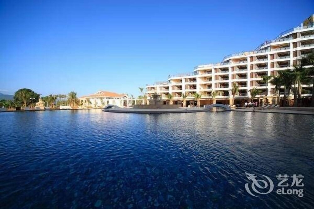 Xinglong Old Banyan Hotel Wanning in Wanning, People's Republic of China