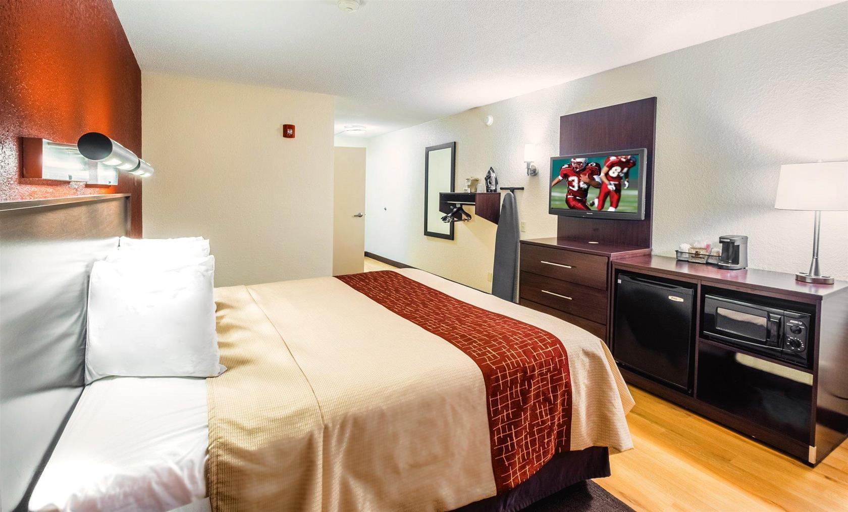 Red Roof Inn PLUS South Deerfield Amherst - photo 4