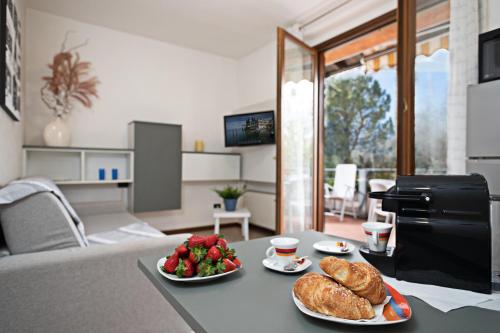 Sissi House Regarda Travel — 4-Star Luxury Hotel in Lazise, Italy