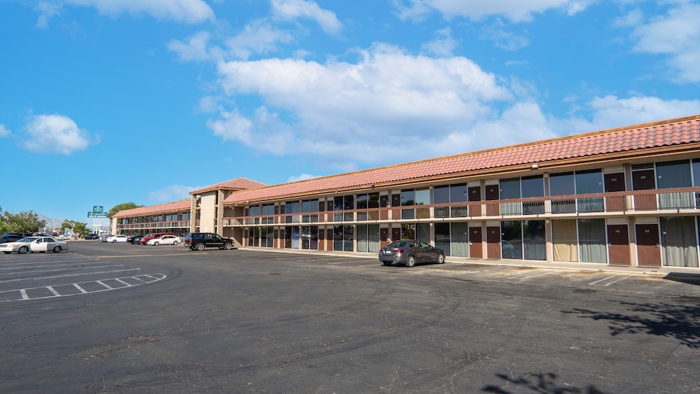 Motel 6 Victorville CA Civic Center Route 66 - photo 42