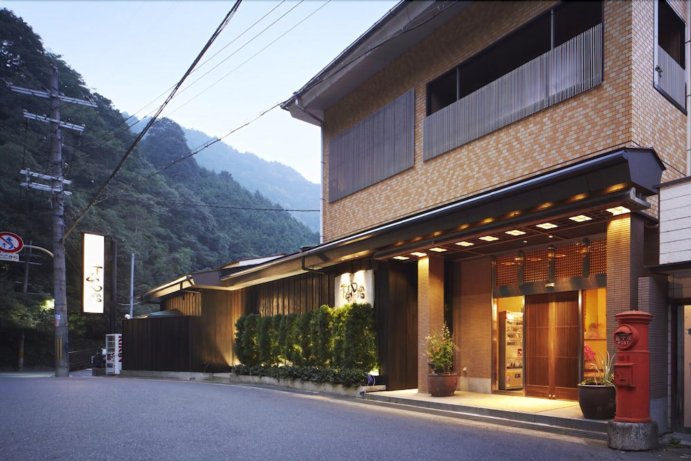 Fudouguchikan — 4-Star Luxury Hotel in Izumisano, Japan