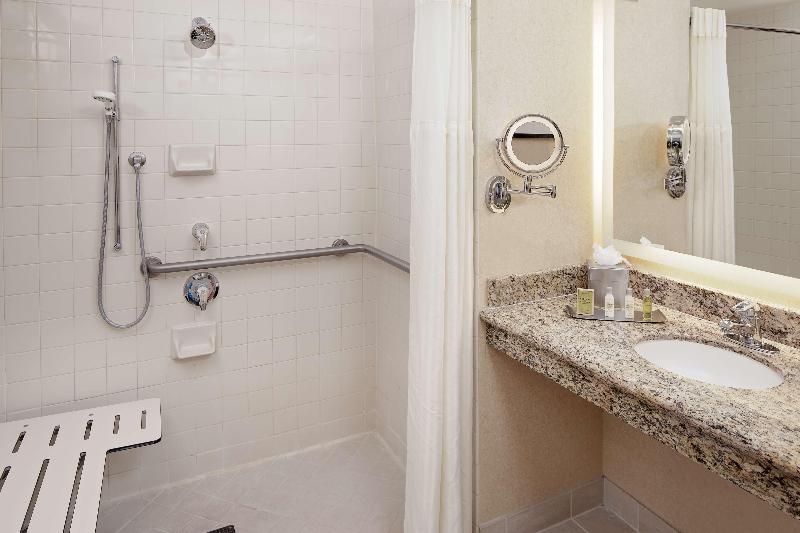 Hotel Zessa Orange County Airport a DoubleTree by Hilton - photo 89