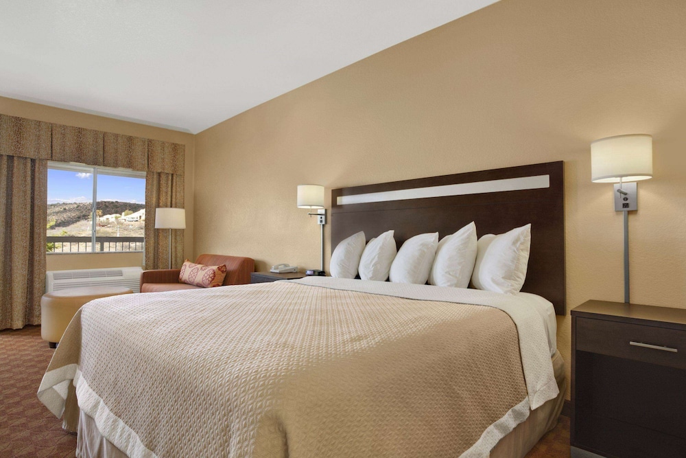 Days Inn by Wyndham Globe - photo 8