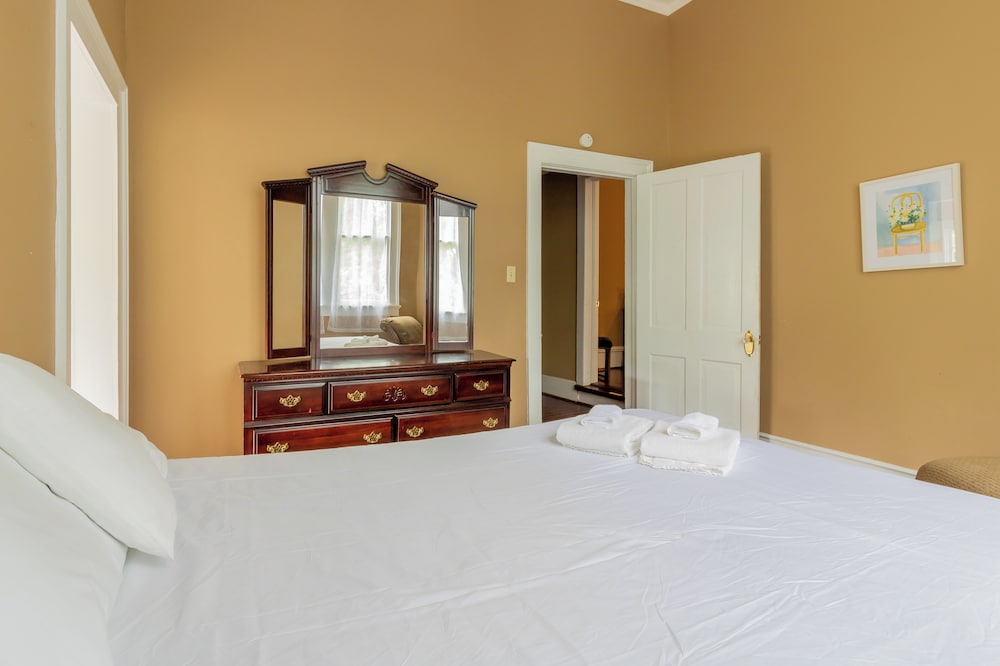 Goldfinch Mansion Historic Luxury on the Park - photo 7