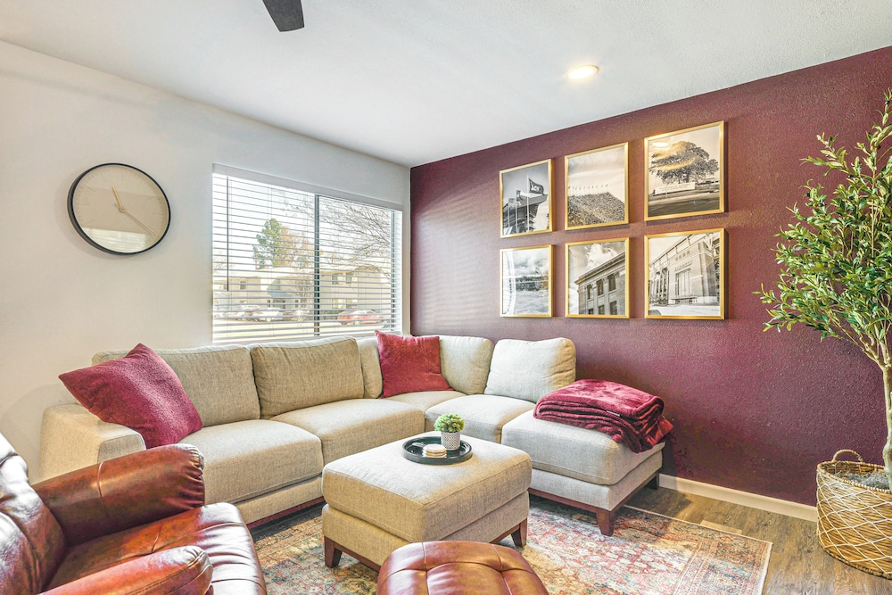 Convenient Bryan Townhome w Patio 3 Mi to A&m — Bryan — photo 3