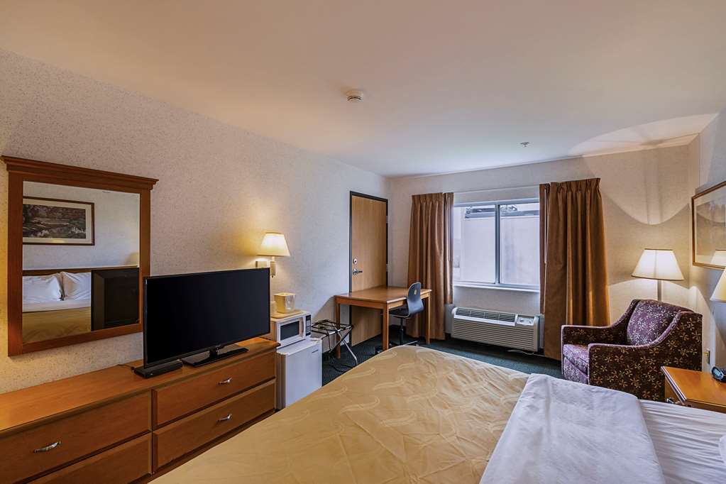 Quality Inn & Suites Belmont Platteville - photo 9