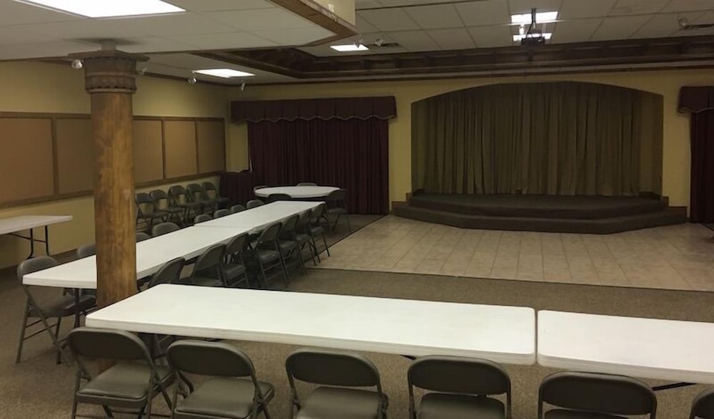 Econo Lodge - photo 10