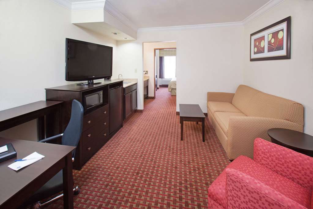 AmericInn by Wyndham Johnston Des Moines - photo 14
