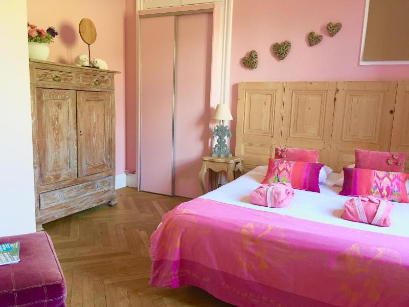 La Source dorée - carbon neutral hotel in Saint-Pierre-La-Palud