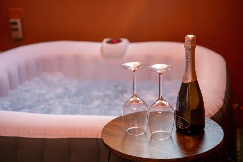 Welcoming Vatican Garden Home with Hot Hub — 4-Star Luxury Hotel in Rome, Italy