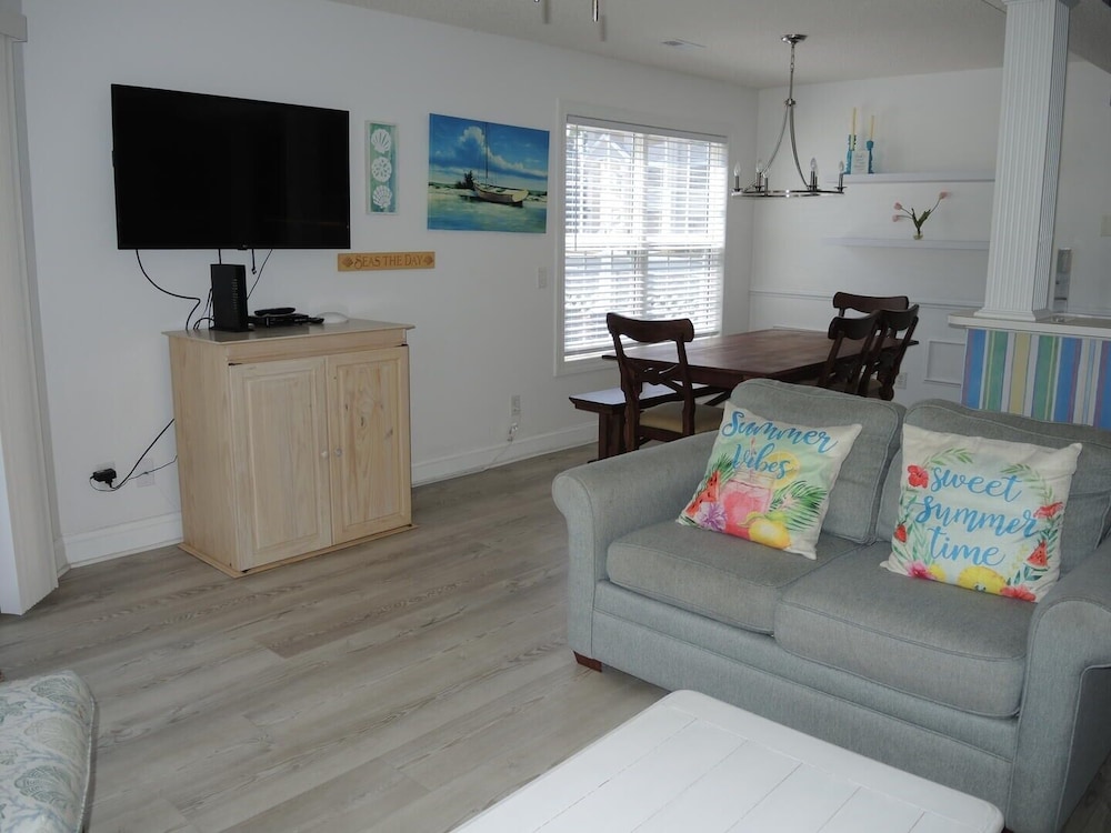 Beautiful Ground Floor Golf Resort Villa 1503 Steps from the Pool by RedAwning - photo 13