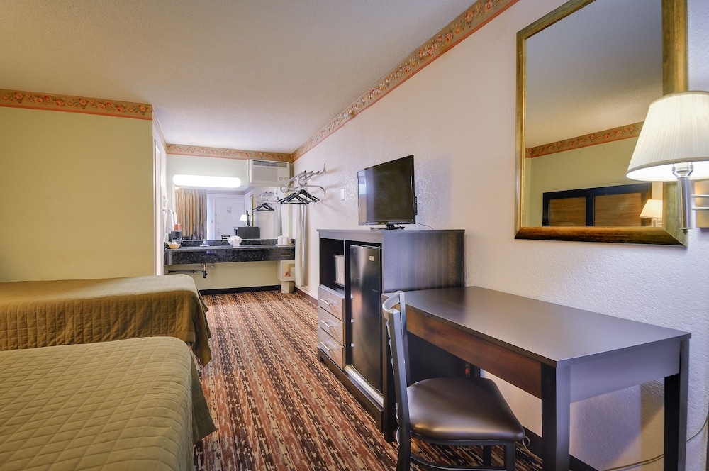 Vagabond Inn Sunnyvale - photo 9