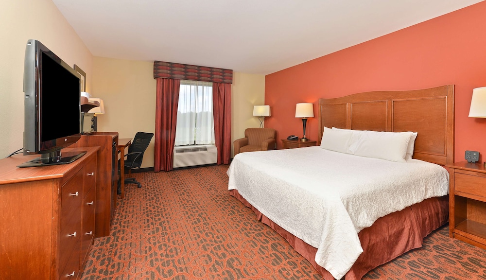 Hampton Inn Clinton IA - photo 18