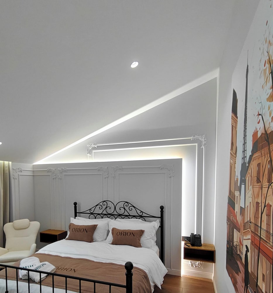 Orion Palace Boutique Hotel & SPA — hotel in Rrashbull