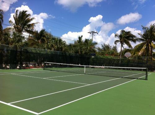Coco Plum Beach & Tennis Club & Marina - photo 45