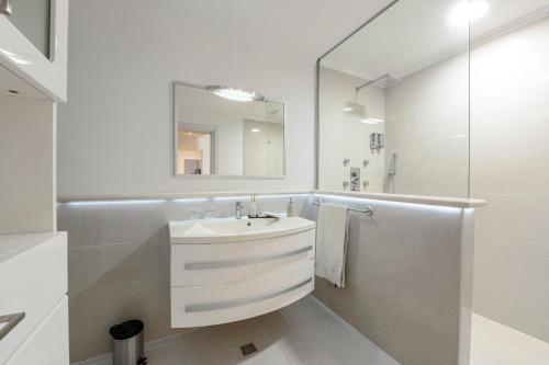Gemini Apartment