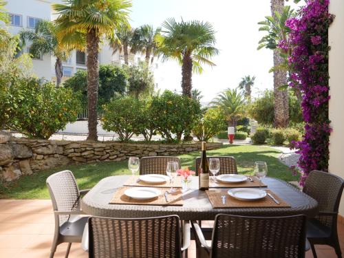 Spacious Apartment near Porto de Mos Beach Lagos. — 4-Star Luxury Hotel in Lagos, Portugal
