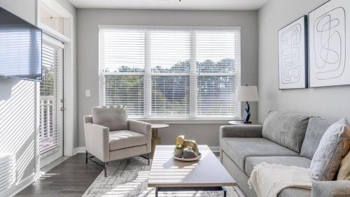 Landing Modern Apartment with Amazing Amenities — 4-Star Luxury Hotel in Chapel Hill, United States
