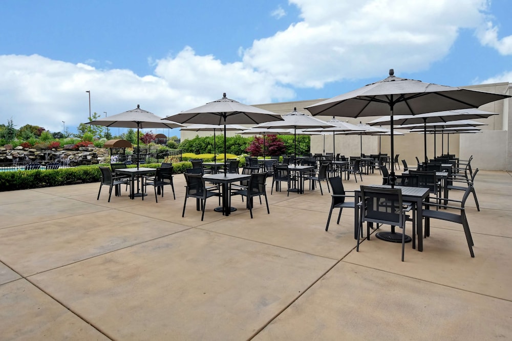 DoubleTree by Hilton Hotel Pleasanton at the Club - photo 27