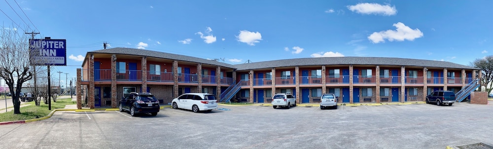 Jupiter Inn — hotel in Garland