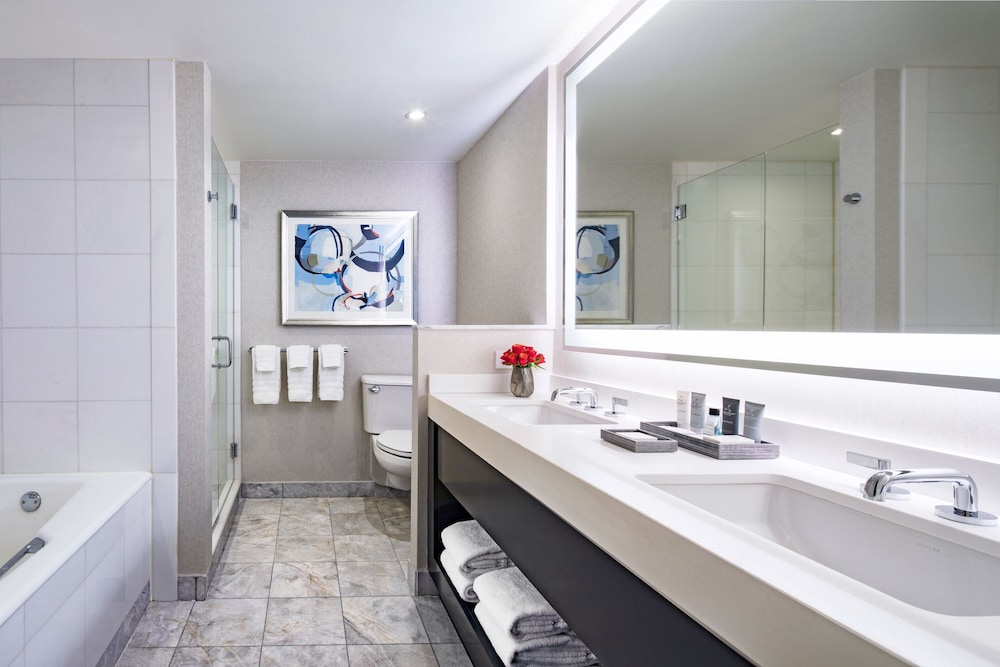 JW Marriott Essex House New York - photo 93