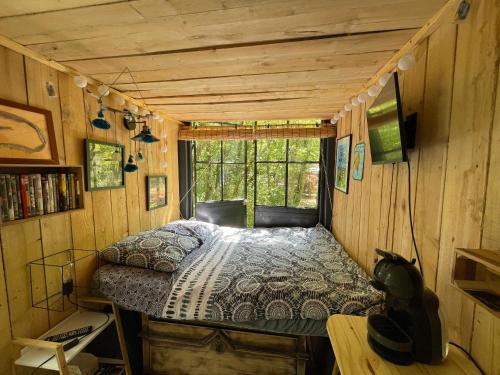 Ironvan - carbon neutral hotel in Unknown City