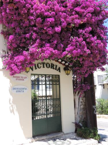 Victoria Studios - carbon neutral hotel in Spetses