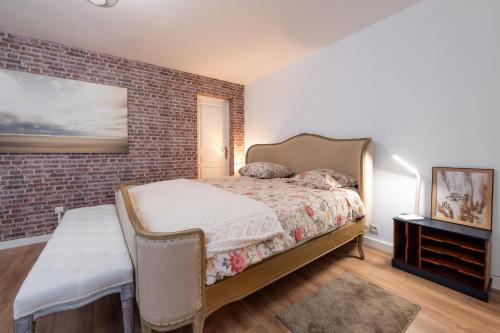 Camping L'Abri Cotier — 4-Star Luxury Hotel in Saint-Gildas-De-Rhuys, France