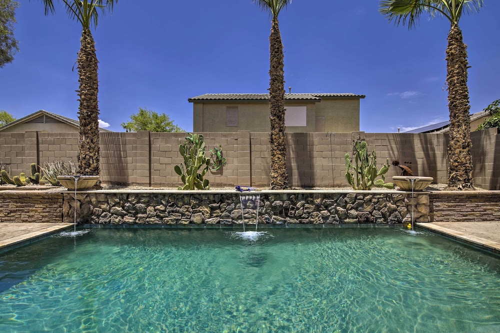 Chic Maricopa Getaway with Outdoor Oasis and Pool — hotel in Maricopa