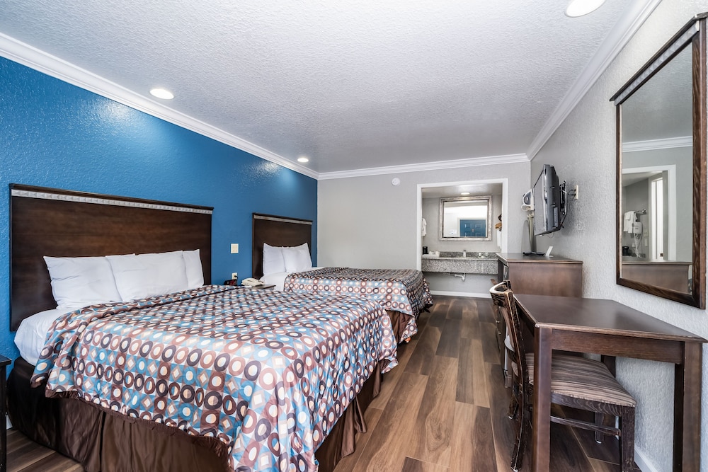 GatorTown Inn - photo 9