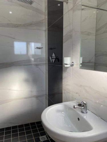Victoria Lodge Studio Apartment