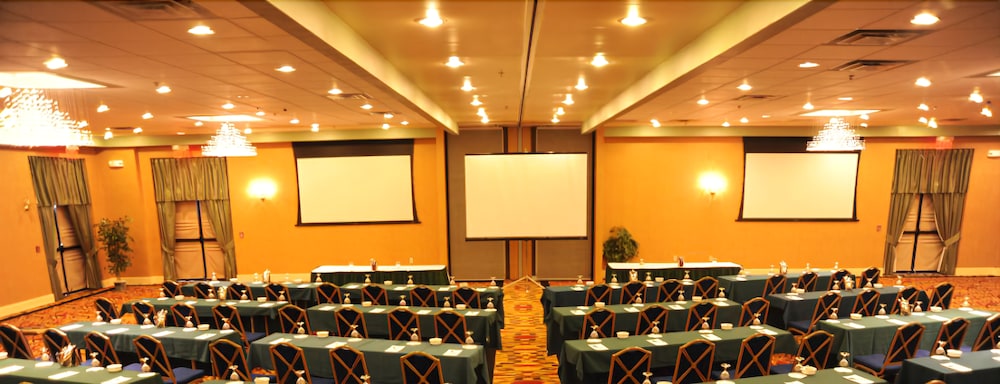 E Hotel Banquet & Conference Center - photo 60