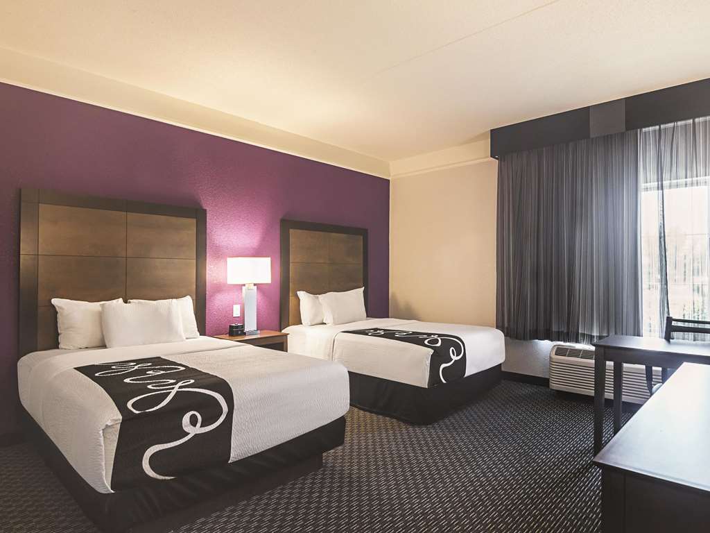 La Quinta Inn & Suites by Wyndham Oklahoma City NW Expwy - photo 22