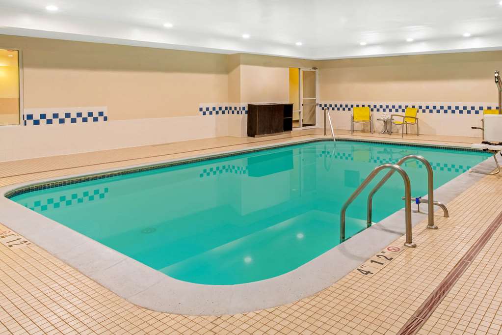 La Quinta Inn & Suites by Wyndham Manassas Battlefield - photo 10