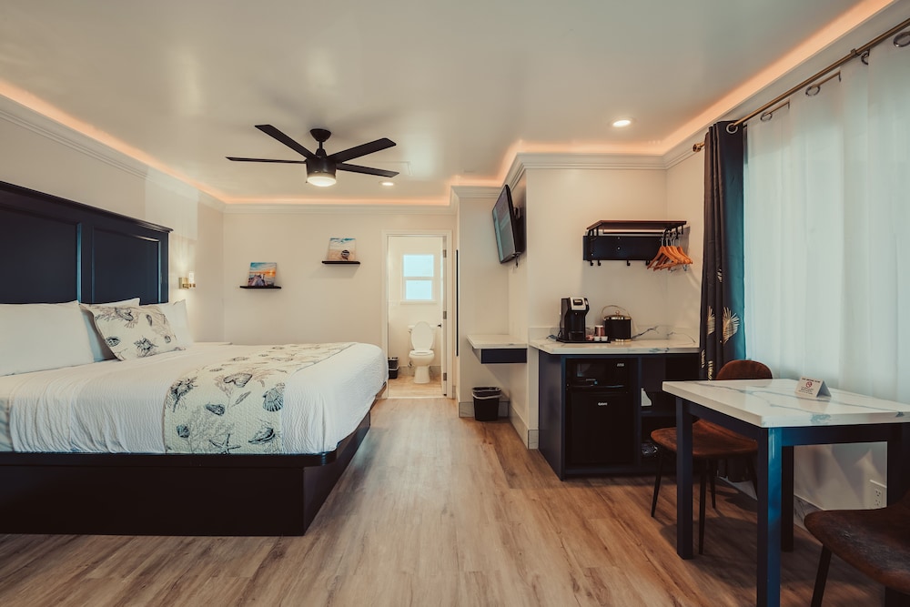 Blufftop Inn & Suites - photo 59