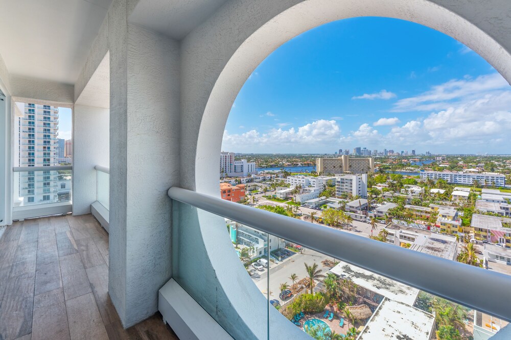 Private Residences at Conrad by LRMB - photo 20