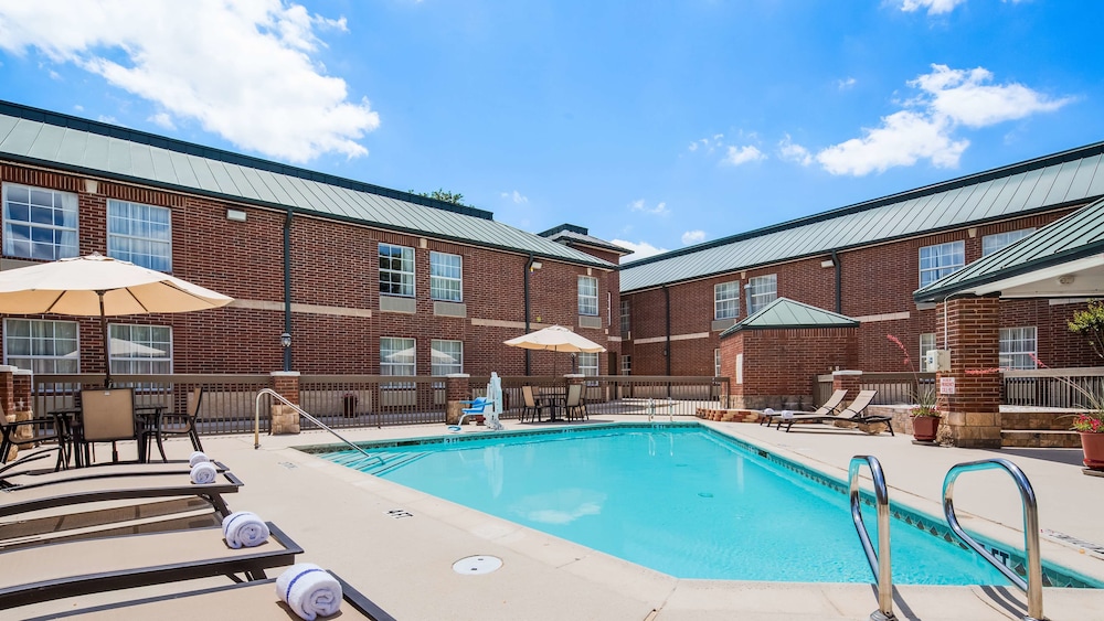 Landmark Hotel Dallas Addison - photo 14