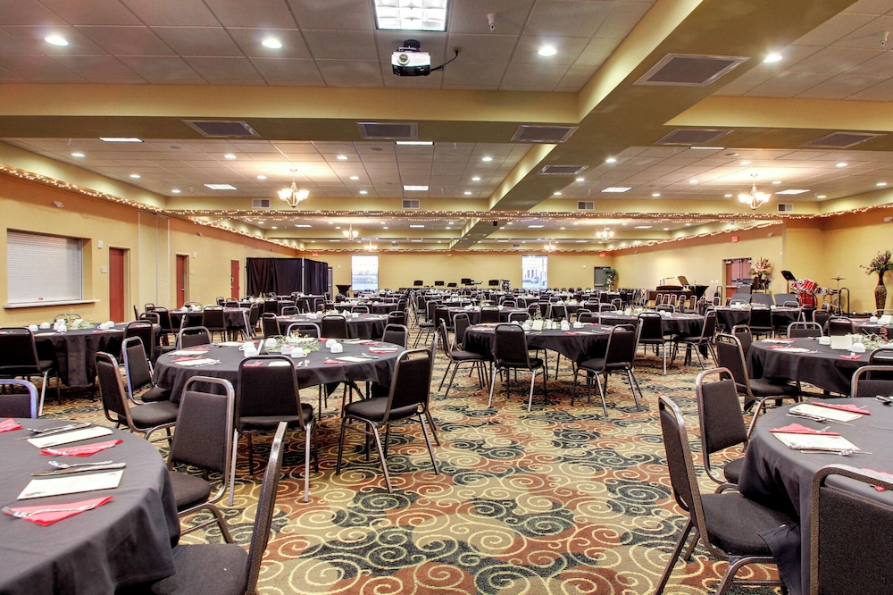 Cobblestone Hotel & Suites Broken Bow - photo 61