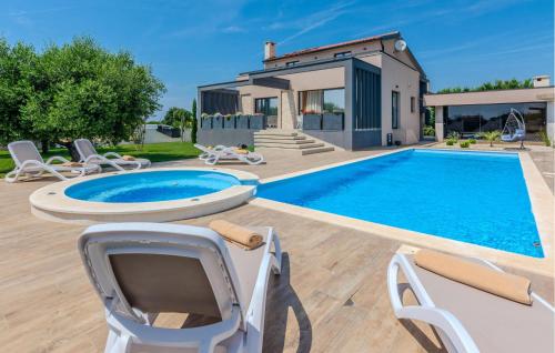 Lovely Home In Privlaka With Jacuzzi — 4-Star Luxury Hotel in Privlaka, Croatia
