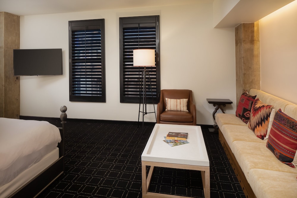 Hotel Valencia Riverwalk - photo 21