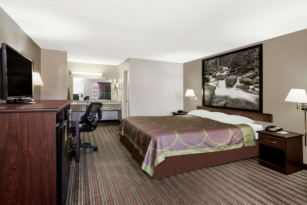 Super 8 by Wyndham Chattanooga Ooltewah - photo 10