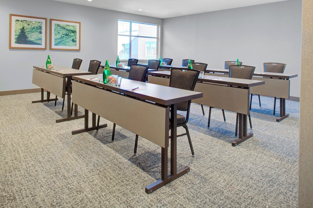 Fairfield by Marriott Inn & Suites Boulder Broomfield Interlocken - photo 25