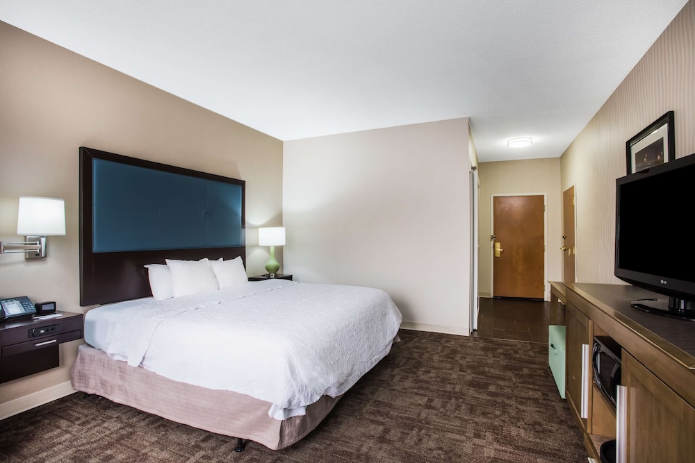 Hampton Inn Cleveland Airport Tiedeman Rd - photo 14