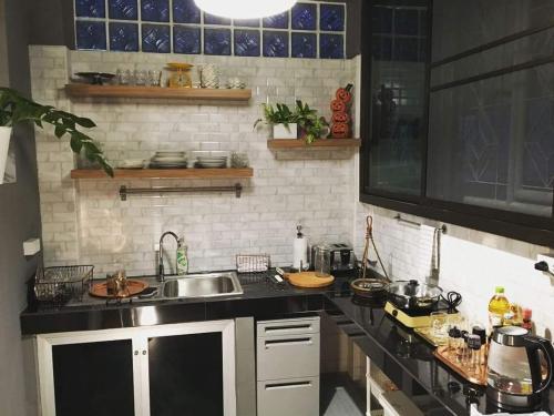 TANA CASA 12 Large Sathorn 6BR Townhome with Parking