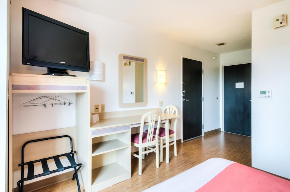 Motel 6 Joliet IL Chicago I 55 - photo 5