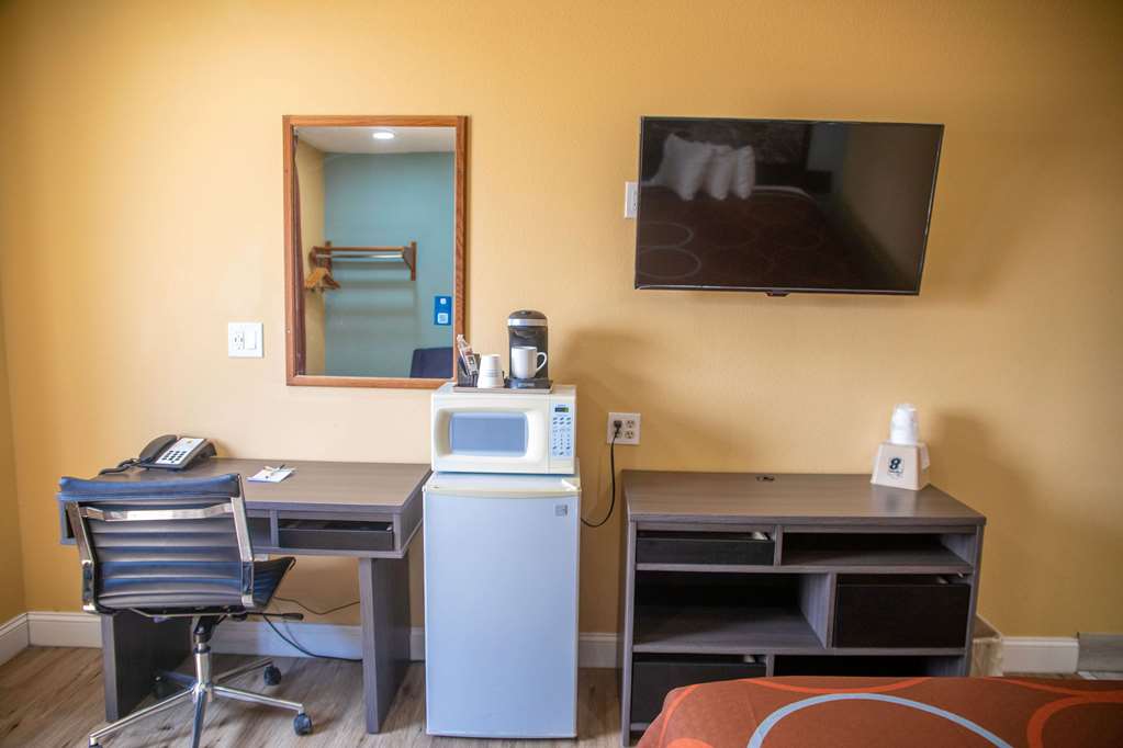 Super 8 by Wyndham Mountain Home - photo 11