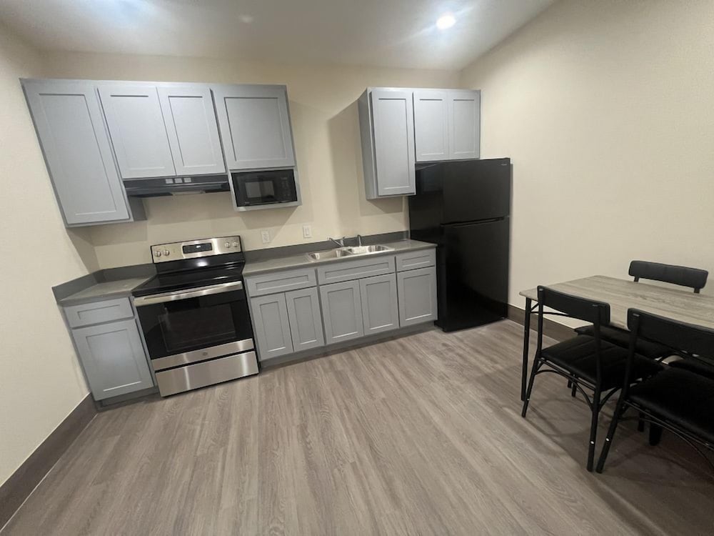 Elite Inn & Suites - photo 11